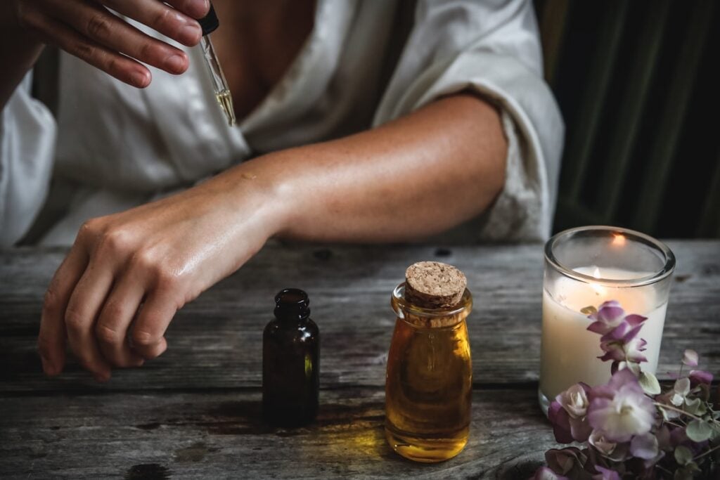 Showing a high quality CBD oil image 